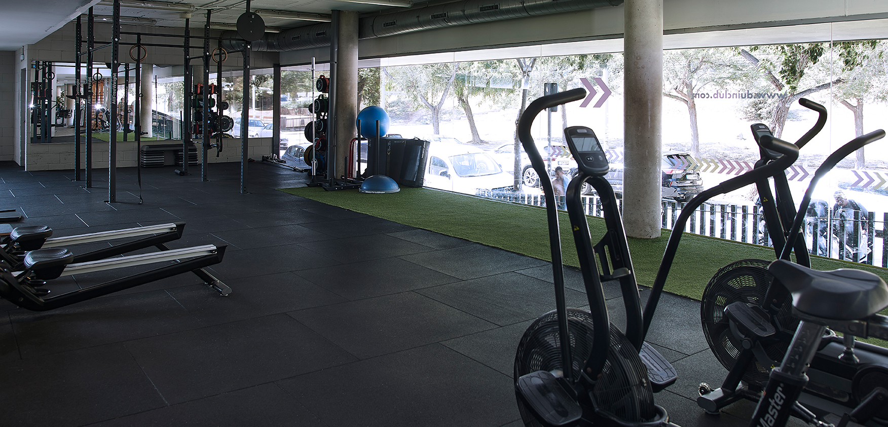 INSTALACIONES DUIN CLUB TONIFICACION ZONA FITNESS PESO LIBRE